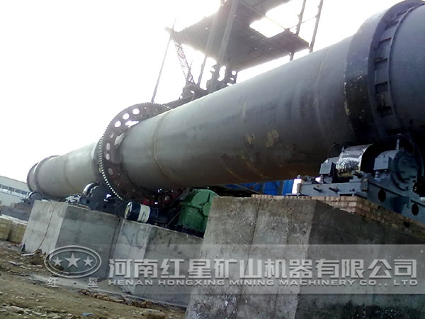 氧化鋅回轉(zhuǎn)窯作業(yè)現(xiàn)場(chǎng) 氧化鋅回轉(zhuǎn)窯作業(yè)現(xiàn)場(chǎng)