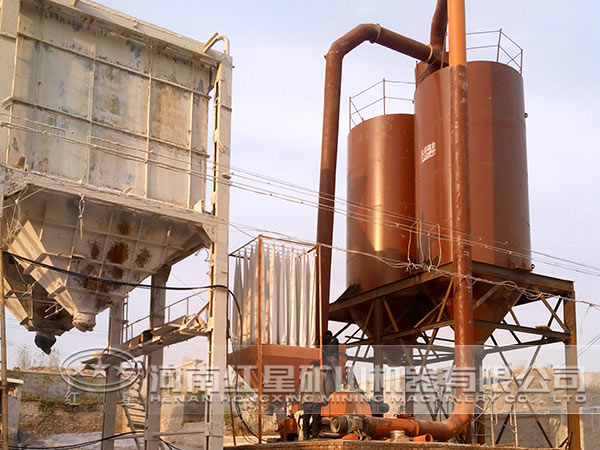 三環(huán)中速微粉磨現(xiàn)場 三環(huán)中速微粉磨現(xiàn)場