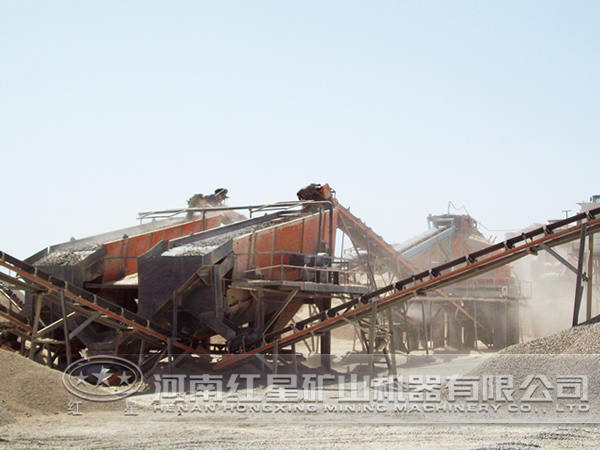 制砂生產(chǎn)線現(xiàn)場 制砂生產(chǎn)線現(xiàn)場