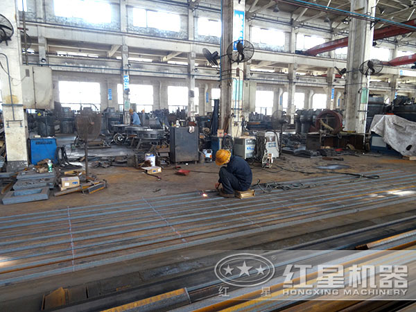 雷蒙磨粉機生產車間 雷蒙磨粉機生產車間