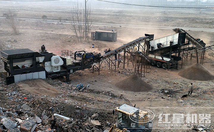 小型車載式碎石機(jī)生產(chǎn)現(xiàn)場(chǎng) 小型車載式碎石機(jī)生產(chǎn)現(xiàn)場(chǎng)