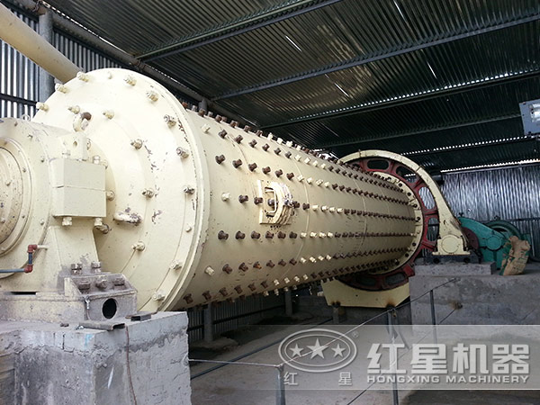 球磨機作業現場圖 球磨機作業現場圖