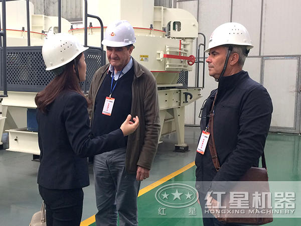 技術(shù)人員對(duì)客戶提出的制砂機(jī)問(wèn)題作出問(wèn)答 技術(shù)人員對(duì)客戶提出的制砂機(jī)問(wèn)題作出問(wèn)答