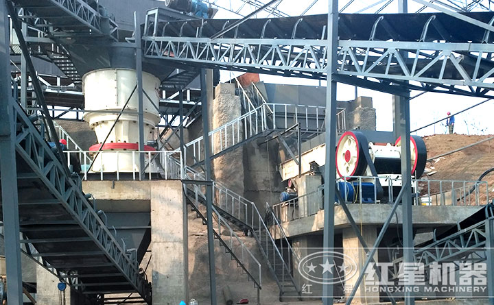 單缸圓錐破作業(yè)現(xiàn)場(chǎng) 單缸圓錐破作業(yè)現(xiàn)場(chǎng)