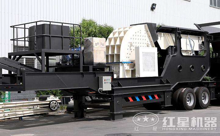 小型移動(dòng)破碎站設(shè)備實(shí)拍 小型移動(dòng)破碎站設(shè)備實(shí)拍