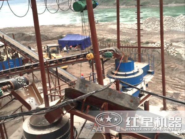 河石制砂作業(yè)現(xiàn)場 河石制砂作業(yè)現(xiàn)場