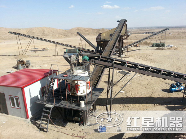 圓錐破碎機(jī)安裝、調(diào)試現(xiàn)場 圓錐破碎機(jī)安裝、調(diào)試現(xiàn)場