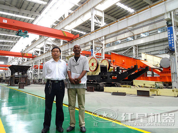 來(lái)廠選購(gòu)設(shè)備的客戶 來(lái)廠選購(gòu)設(shè)備的客戶