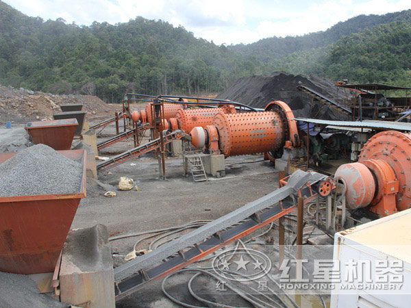 一小時(shí)十幾噸的棒磨機(jī)作業(yè)現(xiàn)場(chǎng) 一小時(shí)十幾噸的棒磨機(jī)作業(yè)現(xiàn)場(chǎng)