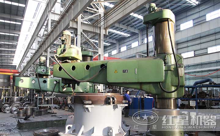 紅星磨粉機生產車間 紅星磨粉機生產車間
