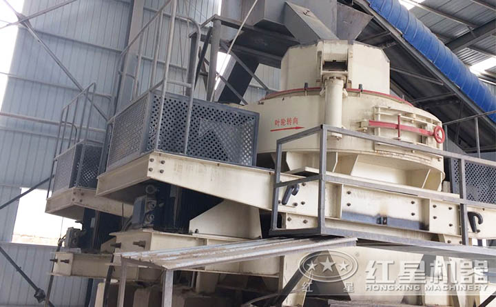 石料制砂現(xiàn)場(chǎng) 石料制砂現(xiàn)場(chǎng)