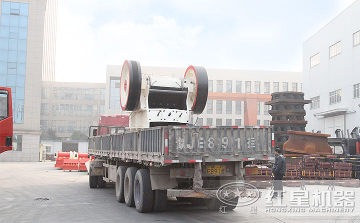 紅星煤炭粉碎機發(fā)貨現(xiàn)場 紅星煤炭粉碎機發(fā)貨現(xiàn)場