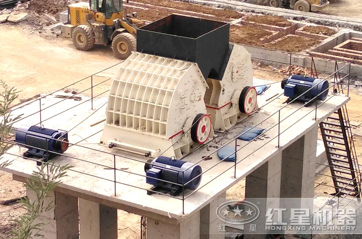 錘式破碎機現場 錘式破碎機現場