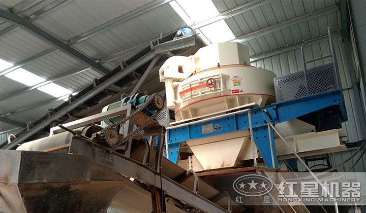 制砂生產(chǎn)現(xiàn)場(chǎng) 制砂生產(chǎn)現(xiàn)場(chǎng)