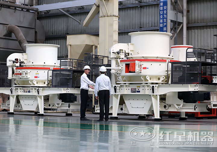 來(lái)廠參觀設(shè)備的用戶(hù) 來(lái)廠參觀設(shè)備的用戶(hù)