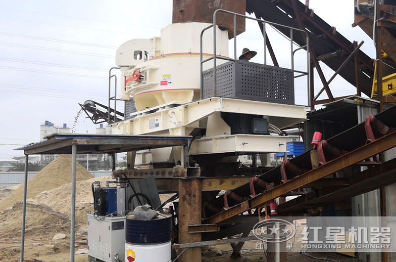 制砂機(jī)工作現(xiàn)場 制砂機(jī)工作現(xiàn)場