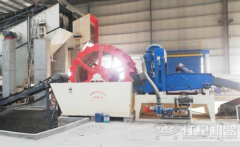 洗砂機(jī)+脫水篩工作現(xiàn)場 洗砂機(jī)+脫水篩工作現(xiàn)場